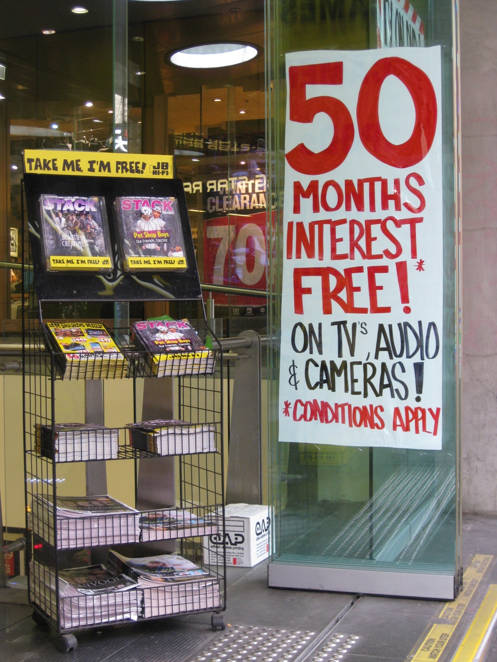 Electronics store in Melbourne's city offers generous installment agreement payment plans. Photo: Mabel Kwong