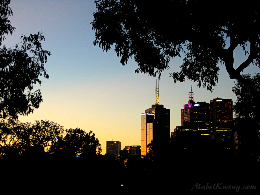 Summer sunset city views, Melbourne. A pretty sight | Weekly Photo Challenge: Summer Lovin'.