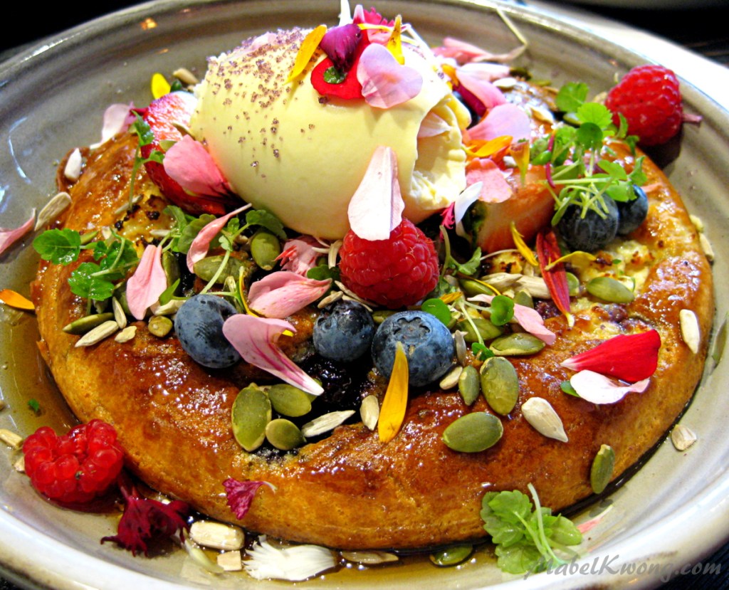 Why It’s Okay To Eat Alone