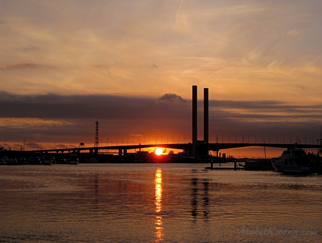 If we move too fast, we might just miss the finer things in life. Bolte Bridge, Docklands |Weekly Photo Challenge: Minimalist.