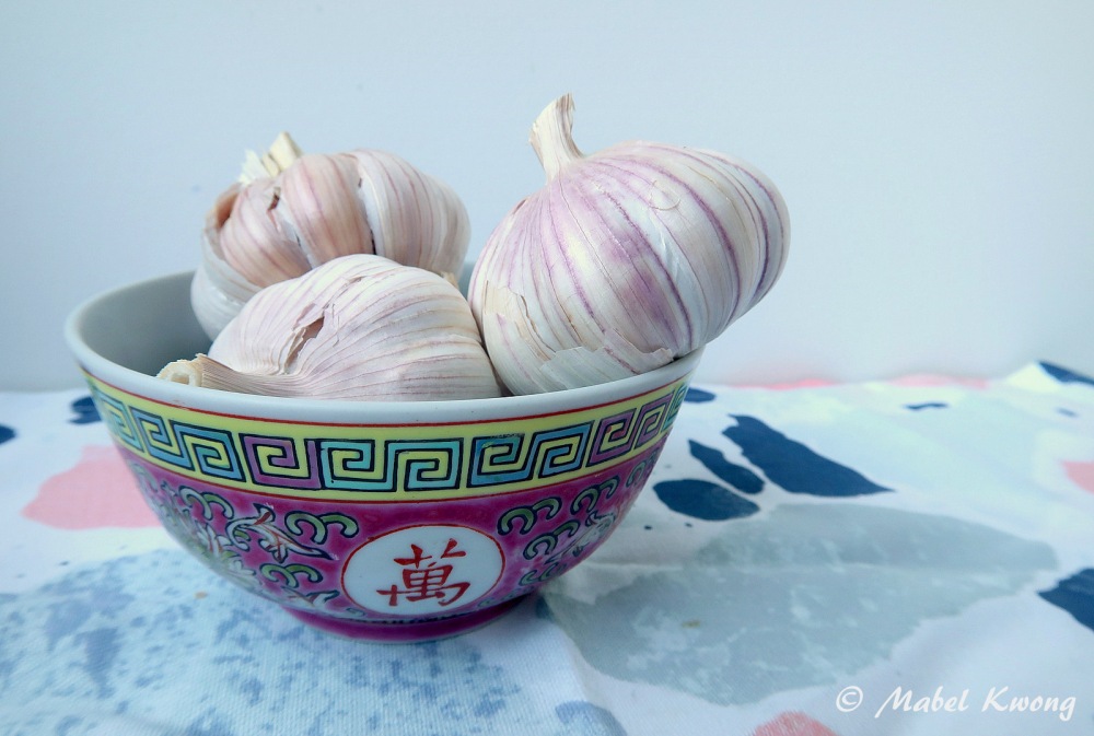 Garlic and Chinese Mun Shou Rice Bowl