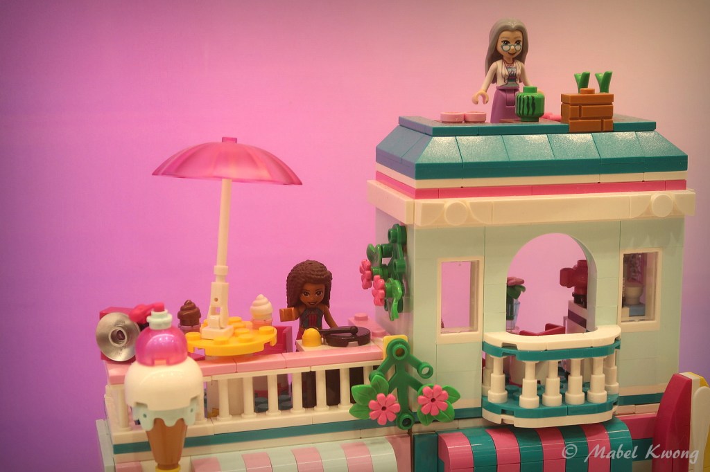 LEGO Store Melbourne Central Surfer Beachfront 41693